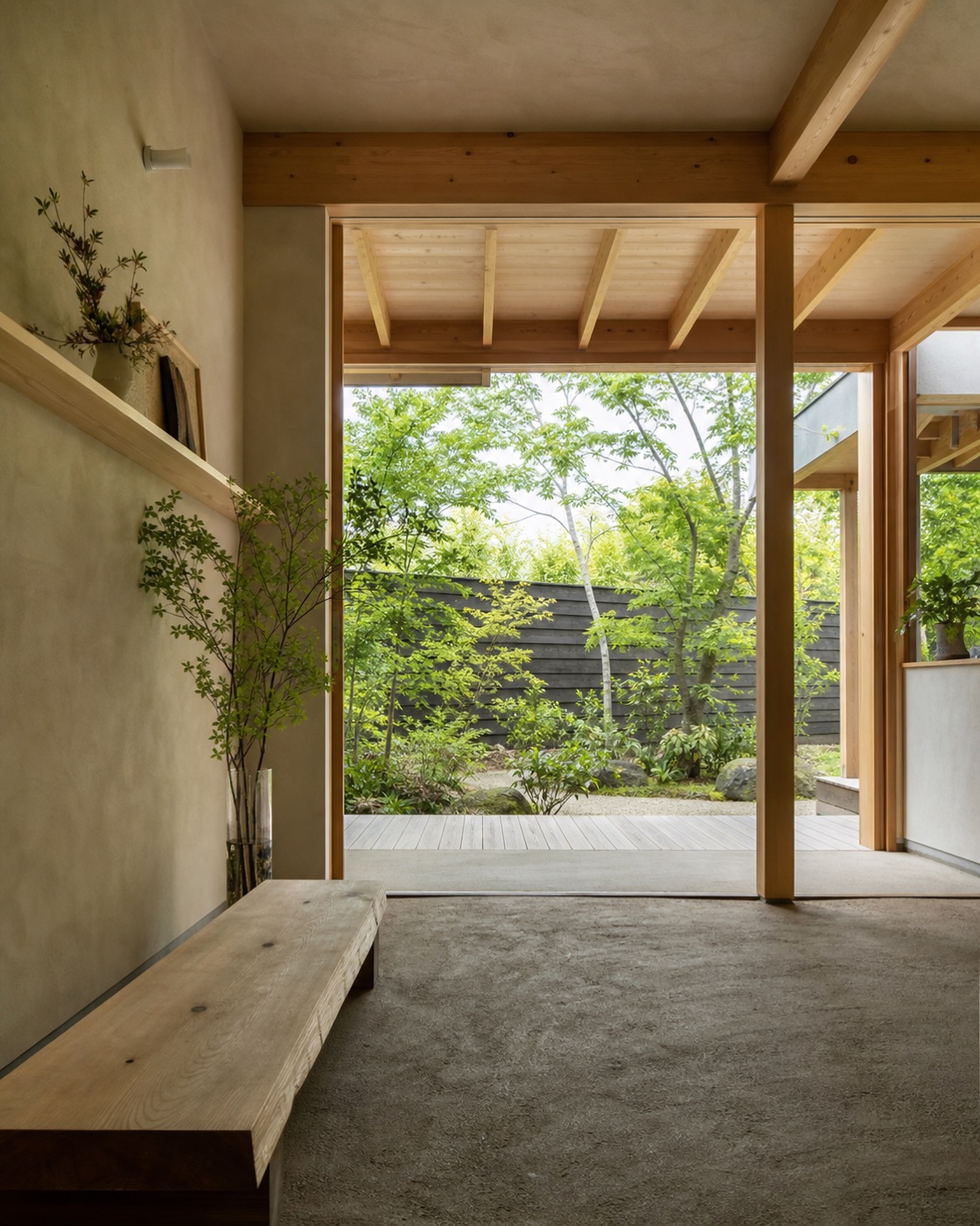 庭とつながる、土間の家